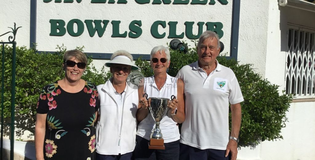 ​Select Villas steunt lokale sport met het Triples Toernooi in Javea Bowling Green