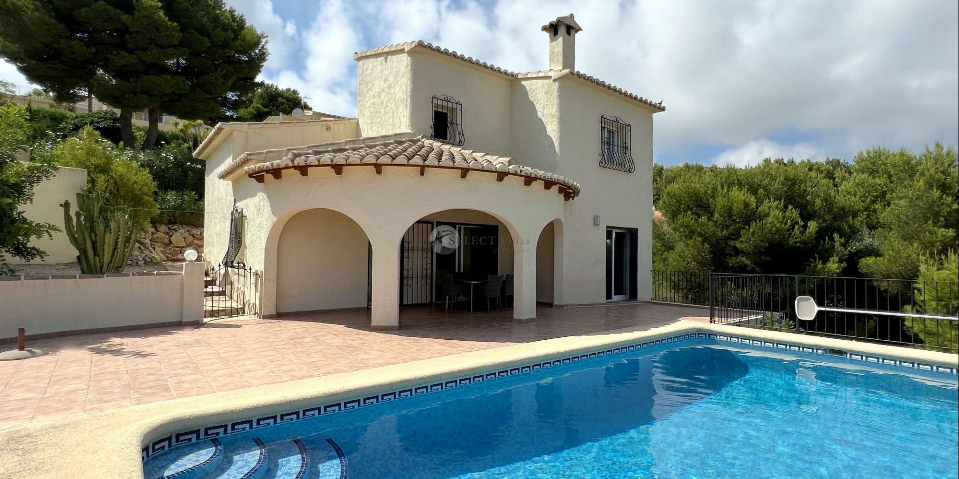 Villa met zeezicht in Cumbre del Sol te koop